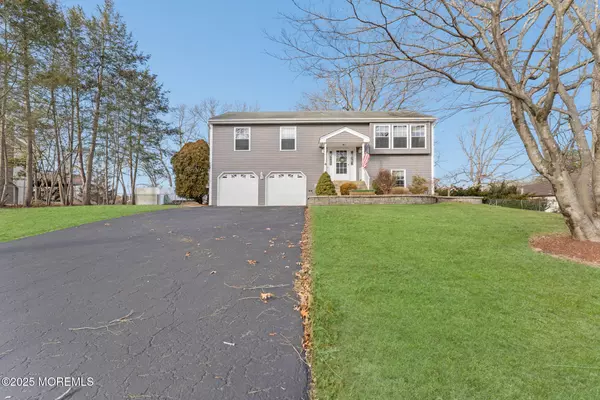 Jackson, NJ 08527,4 Yorkshire Drive