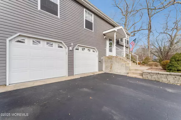 Jackson, NJ 08527,4 Yorkshire Drive