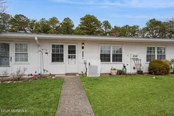 Lakewood, NJ 08701,1247 Hamilton Court #B