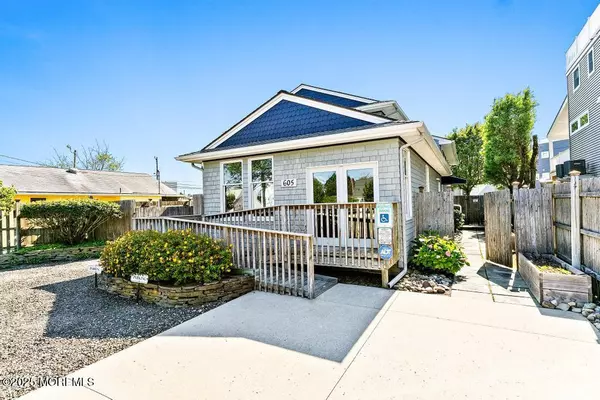 Barnegat Light, NJ 08006,605 Broadway