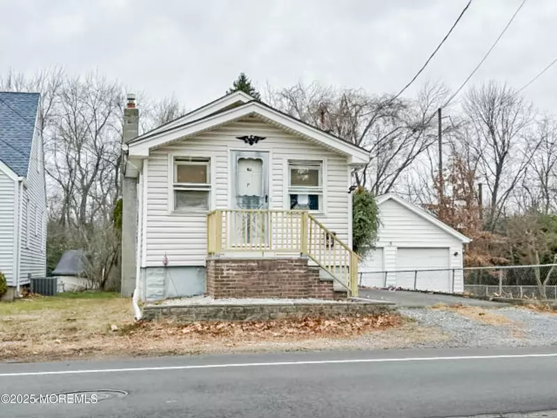 58 Manalapan Road, Spotswood, NJ 08884