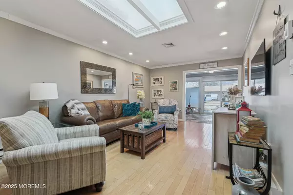 Red Bank, NJ 07701,4 Middlebrook Court