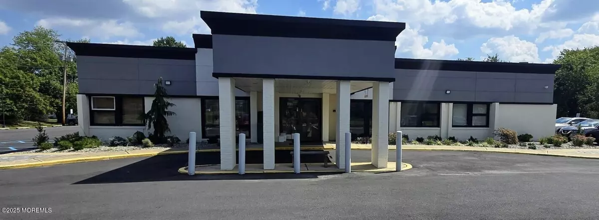 Freehold, NJ 07728,900 W Main Street #7