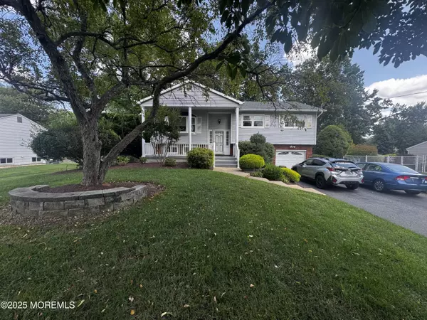 Manalapan, NJ 07726,5 Lowell Road