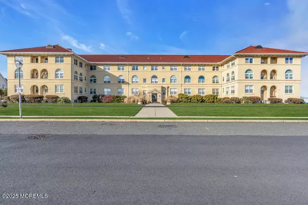 Deal, NJ 07723,1 Roseld Avenue #C23
