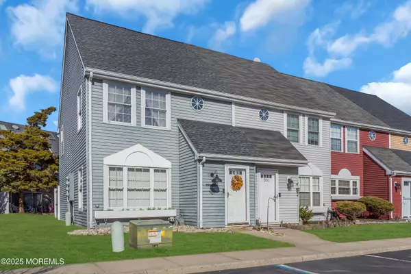 Tuckerton, NJ 08087,305 Beach Plum Court