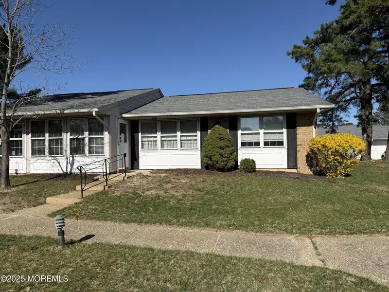 7 Cambridge Circle #B, Manchester, NJ 08759