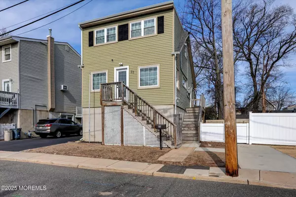 Keansburg, NJ 07734,21 E Shore Street