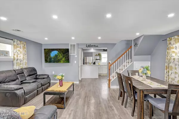 Keansburg, NJ 07734,21 E Shore Street