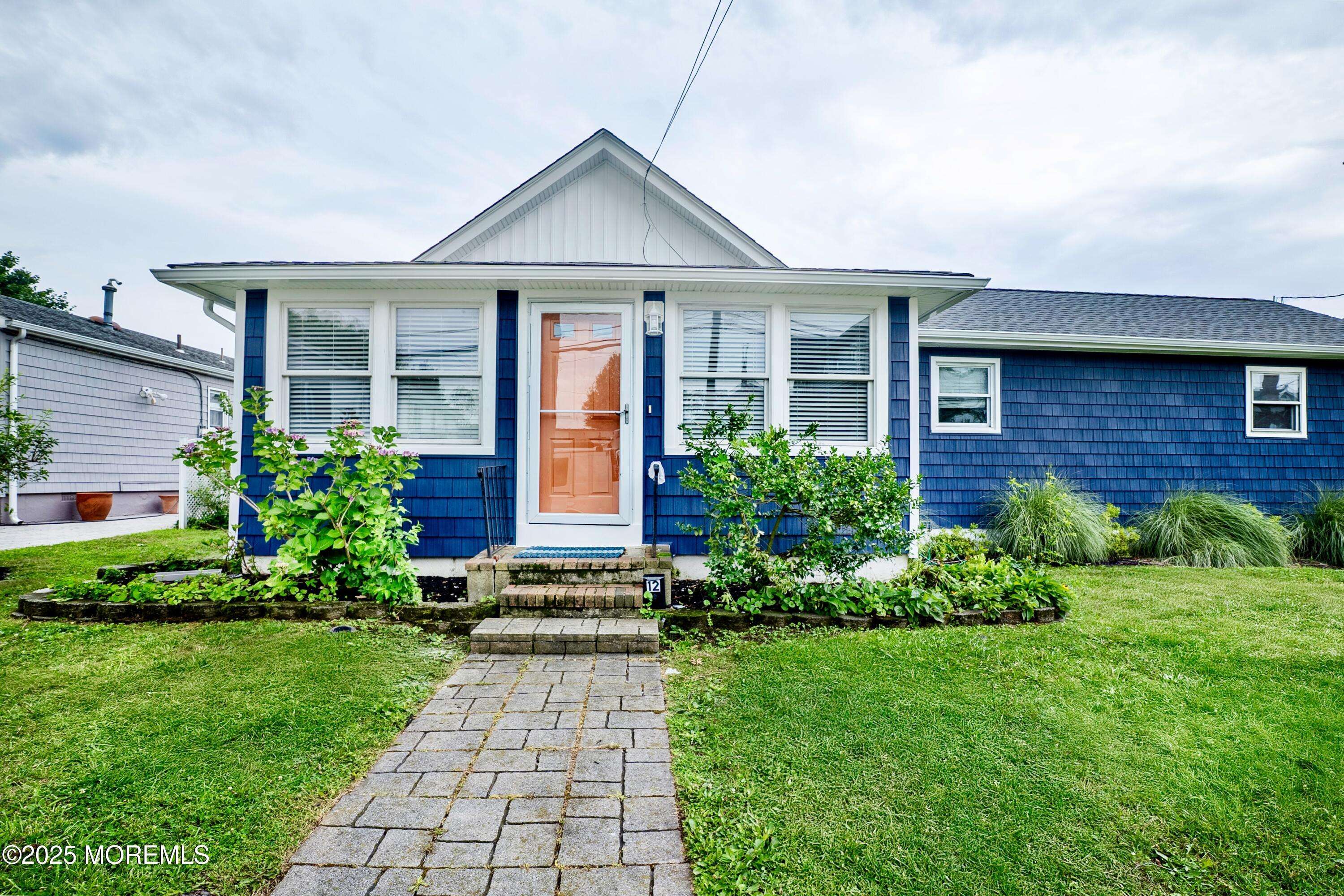 12 Meadowbrook Avenue, Rumson, NJ 07760
