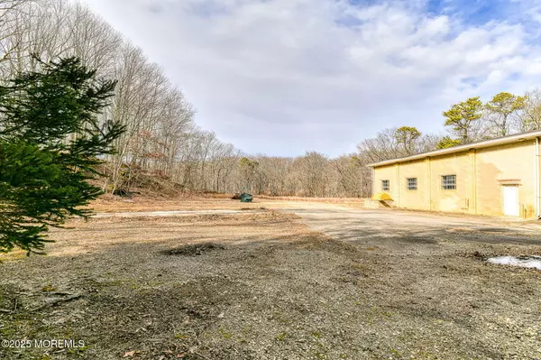 Millstone, NJ 08510,314 Monmouth Road