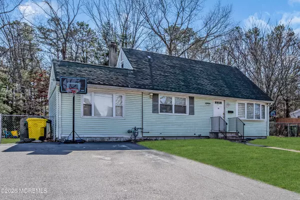 Lakewood, NJ 08701,30 Cedar Court