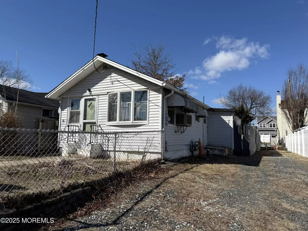 Keyport, NJ 07735,50 Pacific Boulevard