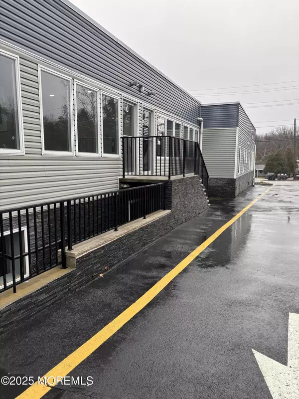 Englishtown, NJ 07726,8 County Road 520 #C