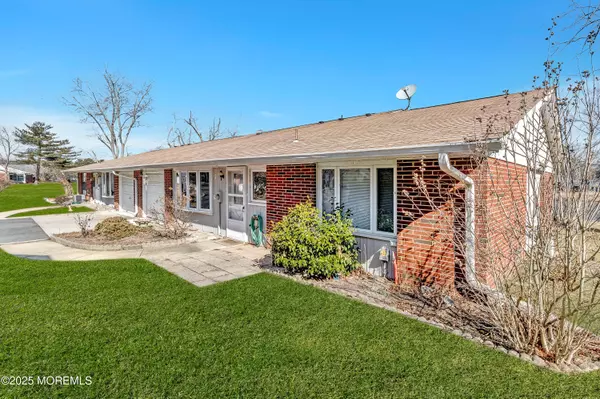 Lakewood, NJ 08701,587 Lake Point Drive