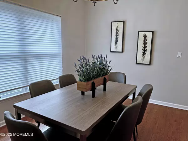 Rumson, NJ 07760,10 Church Street