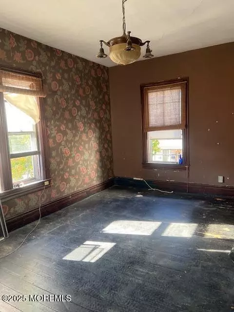 Red Bank, NJ 07701,65 Washington Street