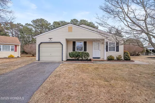 Toms River, NJ 08757,17 Leighton Court