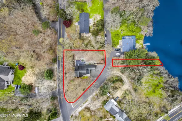 Howell, NJ 07731,3 Lakeview Drive