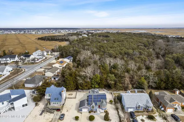 Little Egg Harbor, NJ 08087,5 Beach Drive