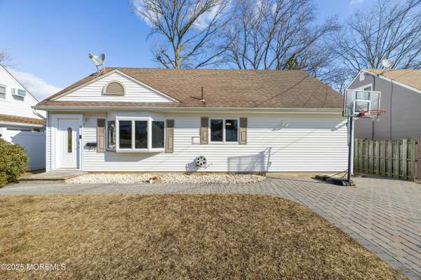 9 Ash Terrace, Parlin, NJ 08859