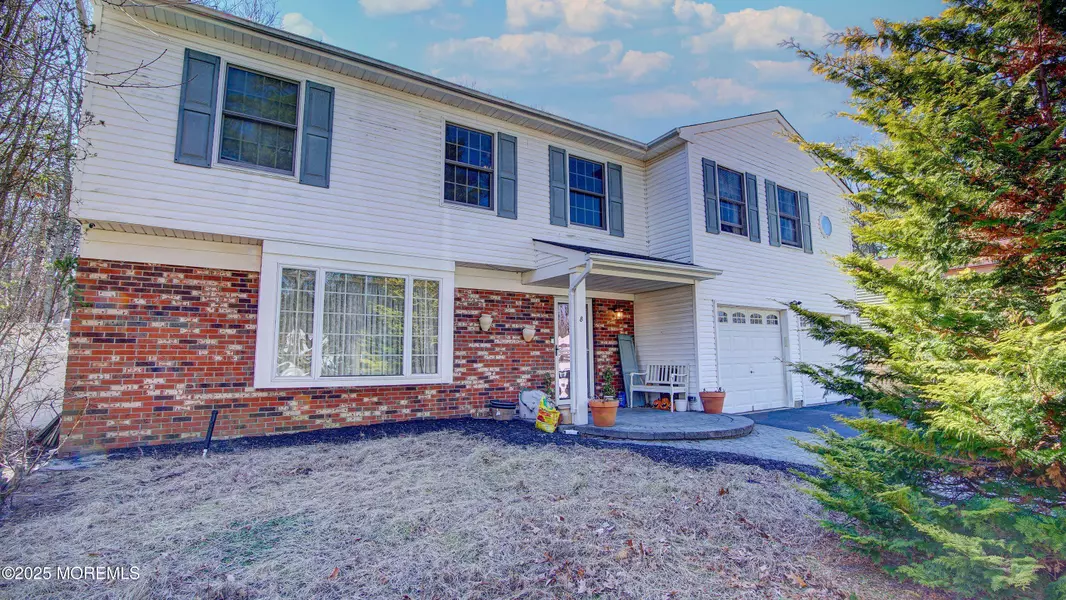 8 Feathertree Court, Howell, NJ 07731