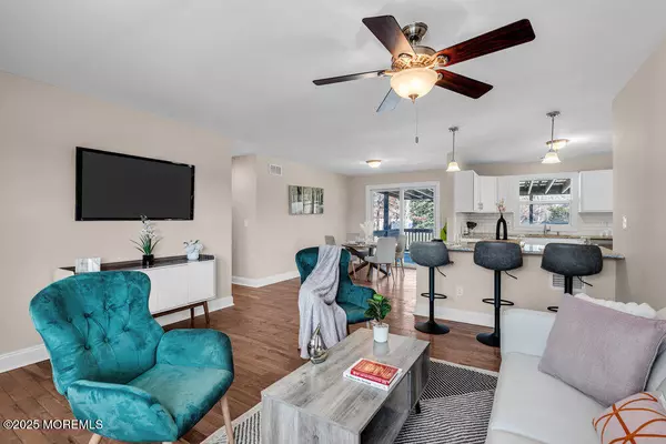 Bayville, NJ 08721,327 Hayes Avenue