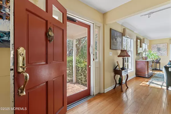 Fair Haven, NJ 07704,355 River Road