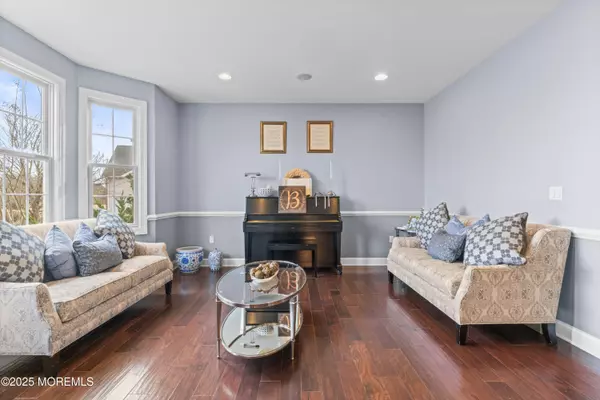 Freehold, NJ 07728,220 Thoroughbred Drive