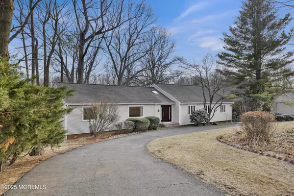 Holmdel, NJ 07733,18 Huntley Road