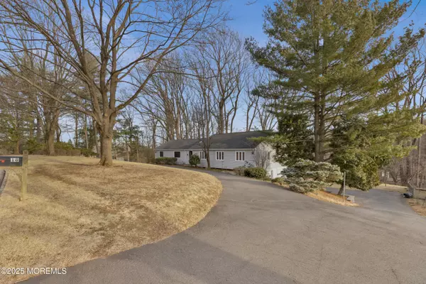 Holmdel, NJ 07733,18 Huntley Road