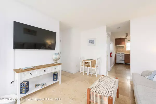 Long Branch, NJ 07740,455 Ocean Boulevard #26