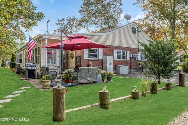 Toms River, NJ 08757,8 Willow Street
