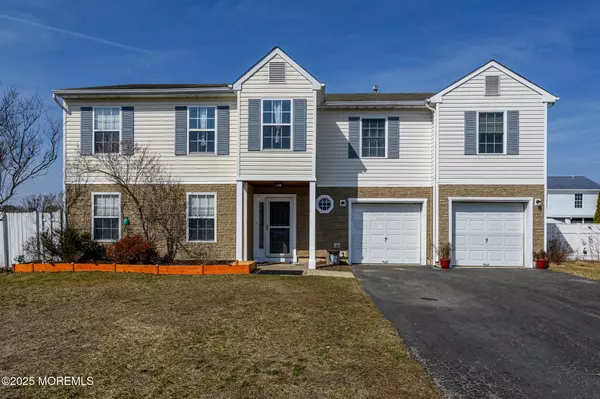 56 Crater Lake Road, Howell, NJ 07731