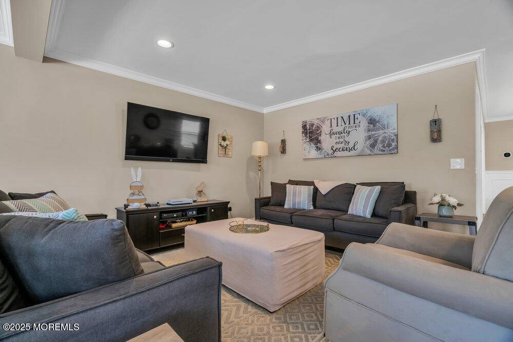 Keyport, NJ 07735,108 Maple Place