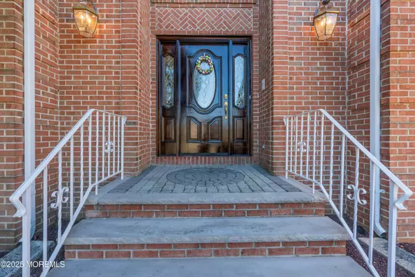 Holmdel, NJ 07733,15 Luccarelli Drive