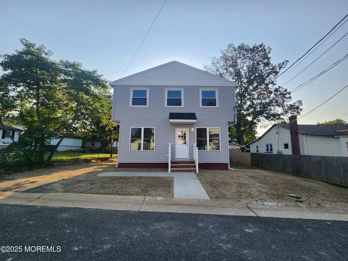 Leonardo, NJ 07737,158 Mabel Avenue #1