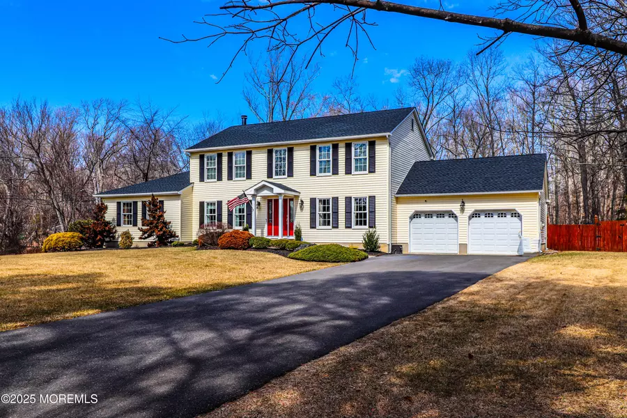 6 Hyacinth Court, Cream Ridge, NJ 08514