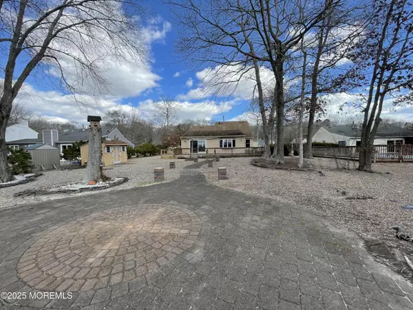 Manahawkin, NJ 08050,152 Jennings Road