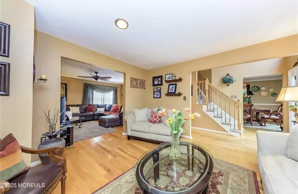 Englishtown, NJ 07726,10 Heritage Drive