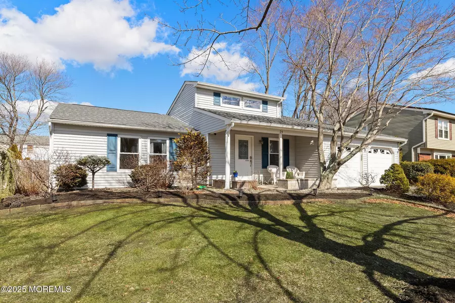 20 Hedgewood Road, Howell, NJ 07731