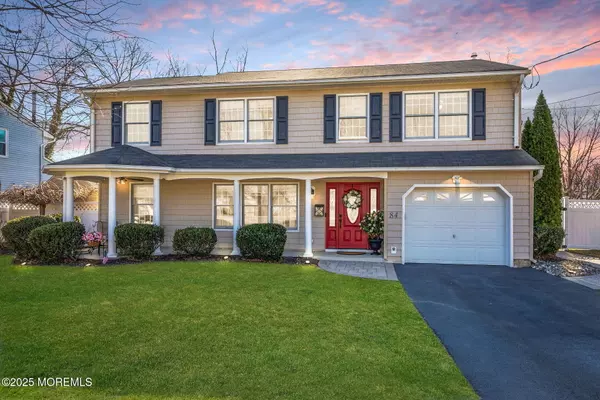 84 Wilson Circle W, Middletown, NJ 07748