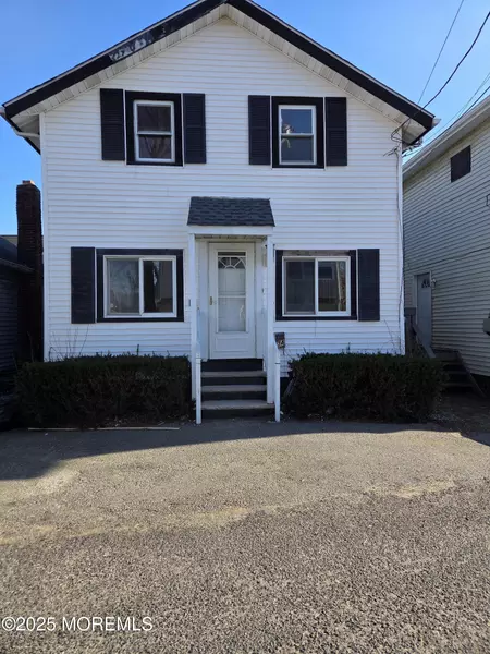 74 Washington Avenue, Keansburg, NJ 07734