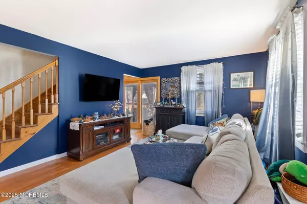 Spotswood, NJ 08884,23 Robert Street