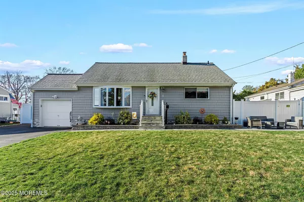 Hazlet, NJ 07730,3 Rosemary Drive