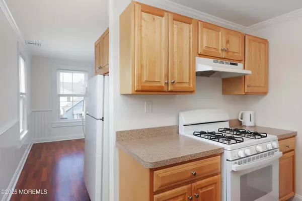 Red Bank, NJ 07701,43 Tower Hill Avenue