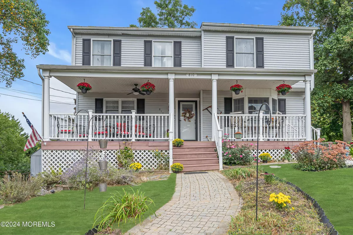 Keyport, NJ 07735,810 Lorraine Drive