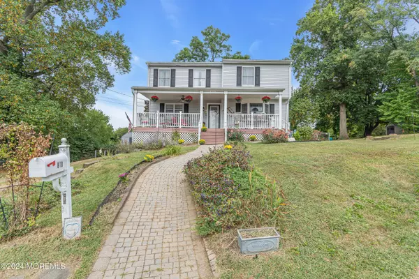 Keyport, NJ 07735,810 Lorraine Drive