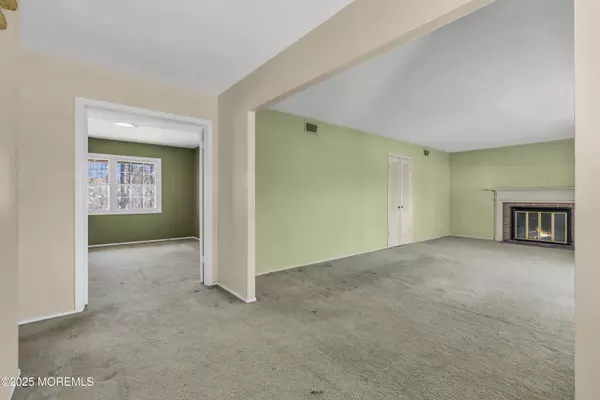 Aberdeen, NJ 07747,41 Brookview Lane