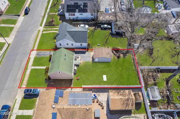 Keansburg, NJ 07734,15 Waackaack Avenue